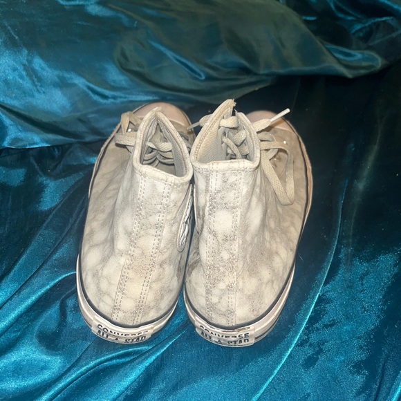 Converse men’s size 11, normal wear and good condition. - Picture 3 of 6